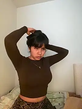 Snapshot of SweetieMariana chatting on 10-17-25, 05:37 SweetieMariana online show from 10-17-25, 05:37