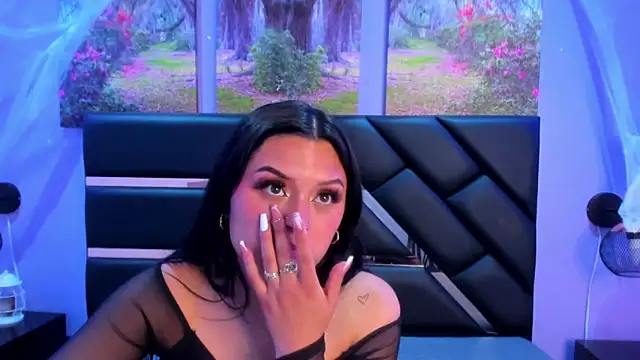 GAbrielaBotero online show from 11-10-25, 07:35