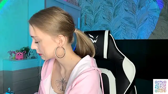 EvaPeace online show from 11-21-25, 05:11