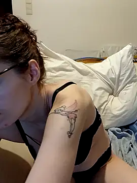 Snapshot of labellerose chatting on 01-18-26, 06:01 labellerose online show from 01-18-26, 06:01