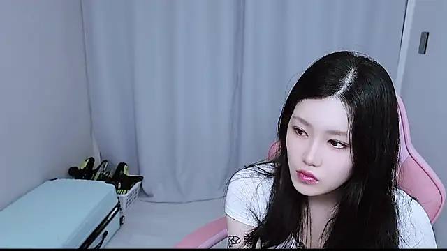 Snapshot of MISA_02 chatting on 12-21-25, 04:14 MISA 02 online show from 12-21-25, 04:14