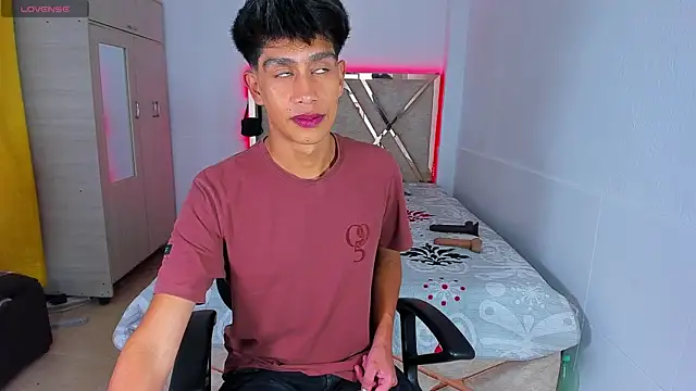 Jacovo2002 online show from 10-20-25, 01:50