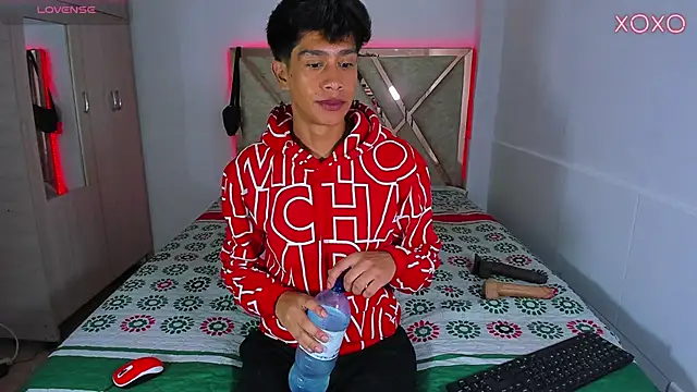 Jacovo2002 online show from 10-25-25, 05:26