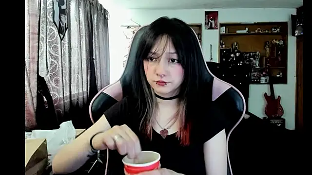 Snapshot of Maki_Zein_ chatting on 01-14-26, 08:03 Maki Zein online show from 01-14-26, 08:03