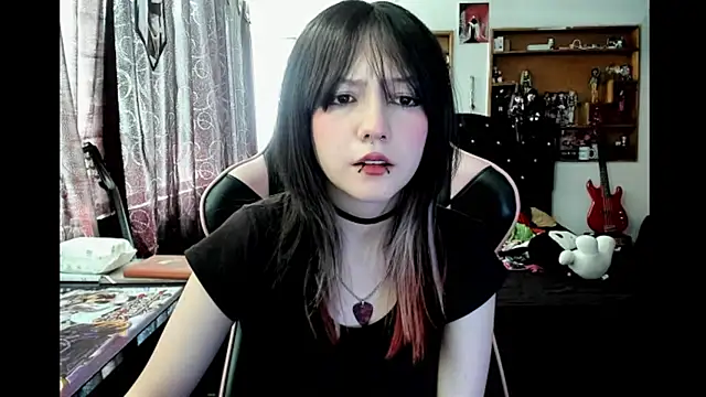 Snapshot of Maki_Zein_ chatting on 01-17-26, 04:43 Maki Zein online show from 01-17-26, 04:43