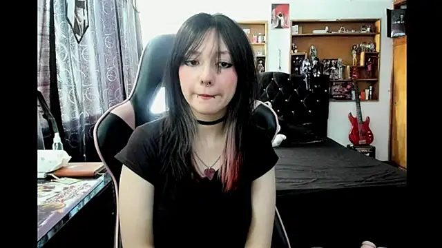 Snapshot of Maki_Zein_ chatting on 01-18-26, 07:06 Maki Zein online show from 01-18-26, 07:06