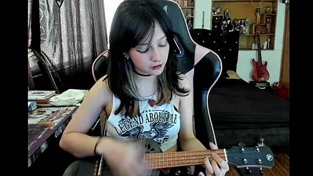 Snapshot of Maki_Zein_ chatting on 02-12-26, 08:26 Maki Zein online show from 02-12-26, 08:26