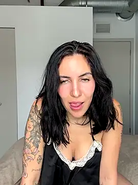 Snapshot of Lolathebaddie chatting on 10-13-25, 03:34 Lolathebaddie online show from 10-13-25, 03:34