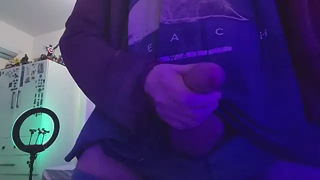 Snapshot of tykun chatting on 12-18-25, 02:12 tykun online show from 12-18-25, 02:12