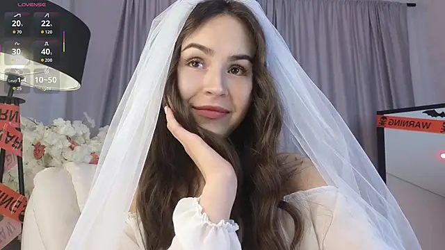 Snapshot of LionKierra chatting on 10-31-25, 04:13 LionKierra online show from 10-31-25, 04:13