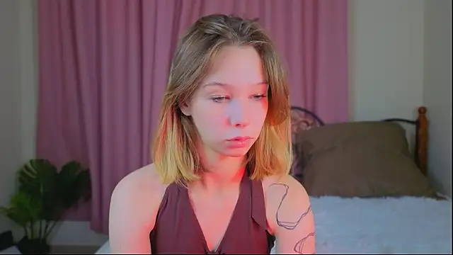 LilyVoise online show from 10-17-25, 11:57