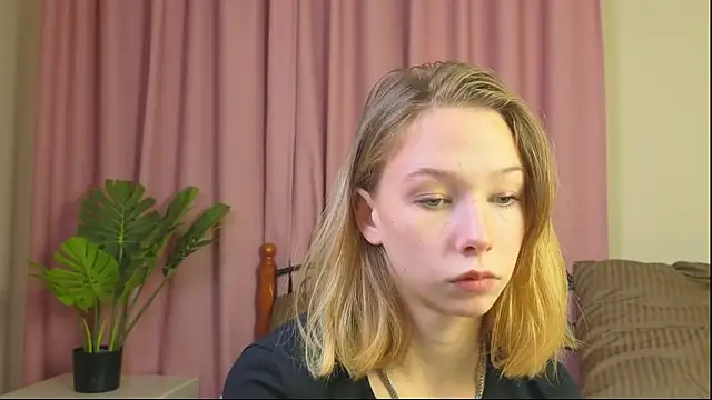 LilyVoise online show from 10-21-25, 12:28