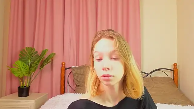 LilyVoise online show from 10-24-25, 11:28