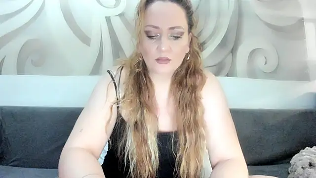 88  callmemadam  88 online show from 12-19-25, 11:34