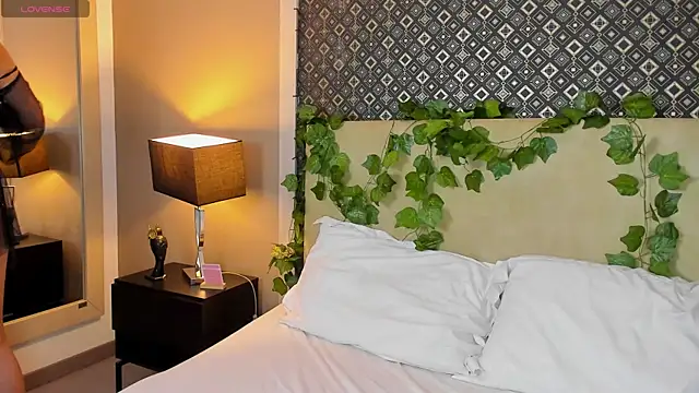 GabrielaBali online show from 11-30-25, 04:38