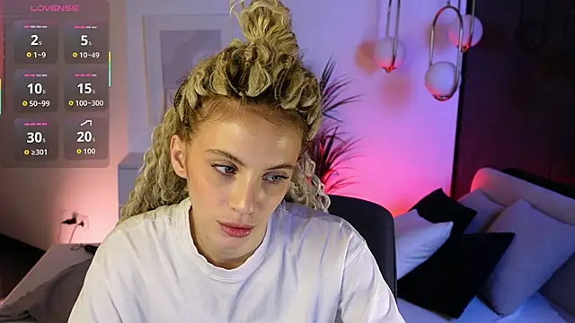 Snapshot of mia_silkk chatting on 11-07-25, 06:24 mia silkk online show from 11-07-25, 06:24