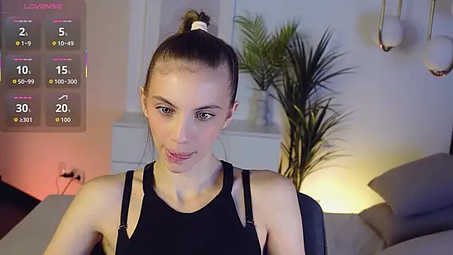 Snapshot of mia_silkk chatting on 11-18-25, 06:29 mia silkk online show from 11-18-25, 06:29