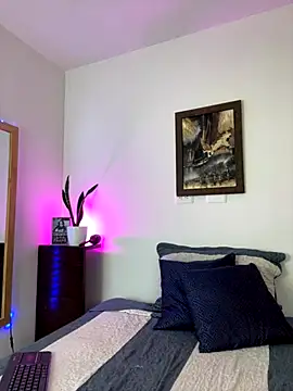  Emily Sands  online show from 10-28-25, 05:04