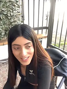 Snapshot of ElectraPink_ chatting on 12-19-25, 12:45 ElectraPink online show from 12-19-25, 12:45