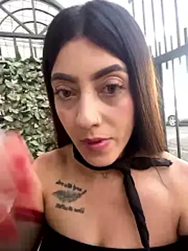 Snapshot of ElectraPink_ chatting on 12-22-25, 12:57 ElectraPink online show from 12-22-25, 12:57