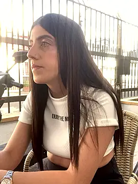 Snapshot of ElectraPink_ chatting on 01-17-26, 01:05 ElectraPink online show from 01-17-26, 01:05