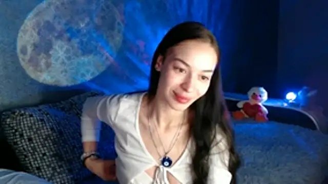 Daphne Darkthorn online show from 11-13-25, 12:09