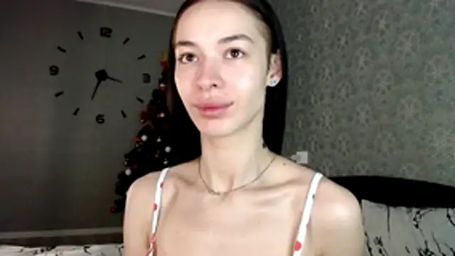 Daphne Darkthorn online show from 12-21-25, 02:30