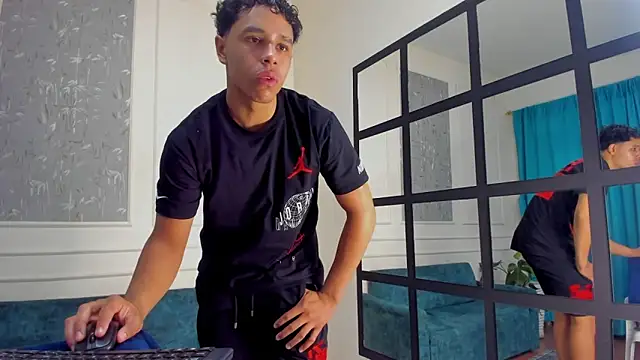 Snapshot of Adrian_Volt chatting on 10-28-25, 08:11 Adrian Volt online show from 10-28-25, 08:11