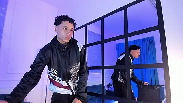 Snapshot of Adrian_Volt chatting on 11-09-25, 03:05 Adrian Volt online show from 11-09-25, 03:05