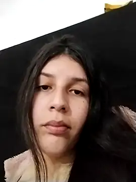 Snapshot of Thaila-Aurora chatting on 11-06-25, 11:37 Thaila-Aurora online show from 11-06-25, 11:37