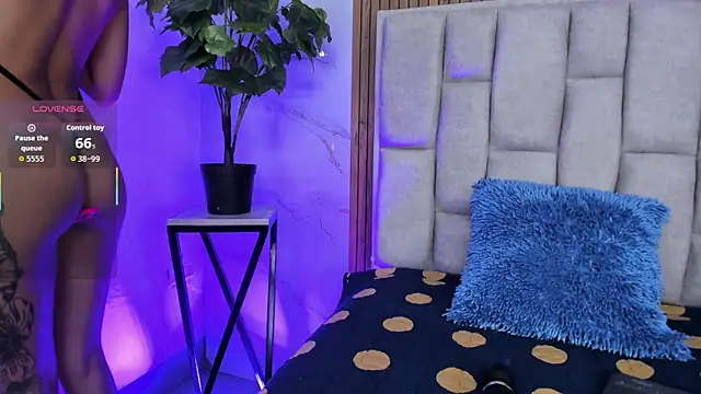 Sassha ferrer online show from 11-15-25, 07:10