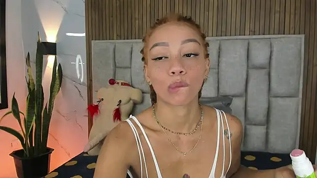 Sassha ferrer online show from 12-20-25, 06:59