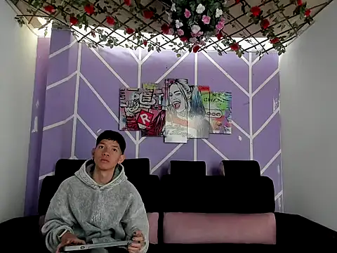 heyy noah11 online show from 02-06-26, 01:03