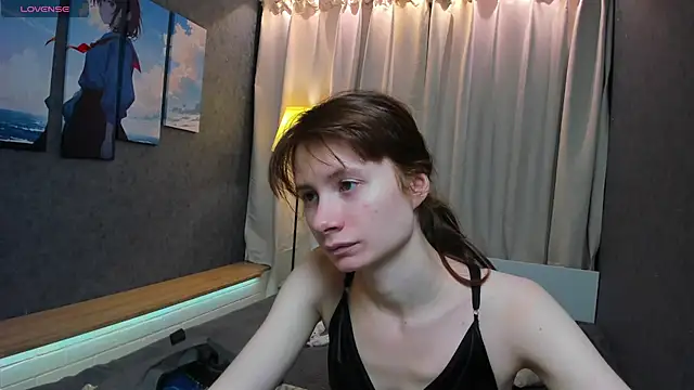 Snapshot of EvelynJin_ chatting on 10-24-25, 04:14 EvelynJin  online show from 10-24-25, 04:14