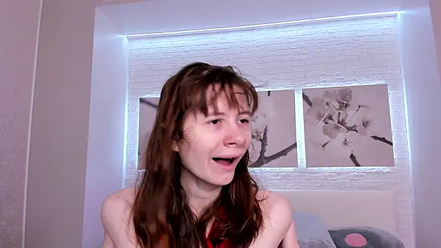 Snapshot of EvelynJin_ chatting on 11-04-25, 10:14 EvelynJin  online show from 11-04-25, 10:14