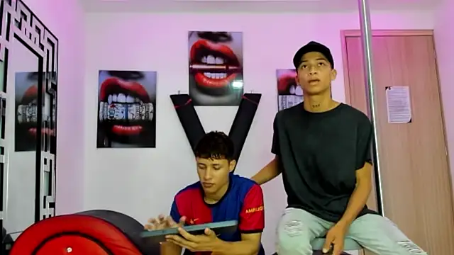 EMPIRE BOYS1 online show from 11-04-25, 01:21