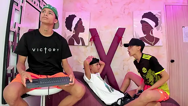 EMPIRE BOYS1 online show from 12-19-25, 07:54