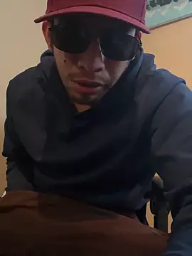 Snapshot of sniper2801 chatting on 10-11-25, 02:59 sniper2801 online show from 10-11-25, 02:59