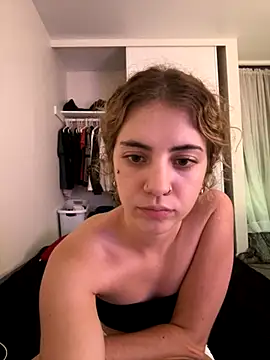 katiesxoxo3 online show from 10-14-25, 05:19