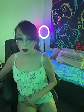 MiniMonroe online show from 10-19-25, 10:38