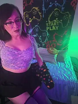 MiniMonroe online show from 10-21-25, 04:46