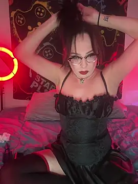 MiniMonroe online show from 10-30-25, 08:05