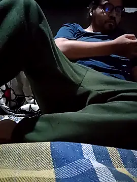 Snapshot of axel-spr chatting on 10-17-25, 04:37 axel-spr online show from 10-17-25, 04:37