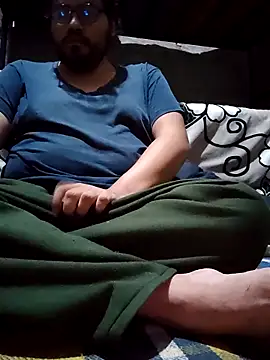 Snapshot of axel-spr chatting on 10-18-25, 04:48 axel-spr online show from 10-18-25, 04:48