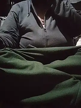 Snapshot of axel-spr chatting on 11-15-25, 04:10 axel-spr online show from 11-15-25, 04:10