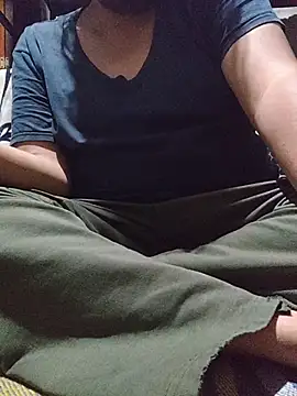 Snapshot of axel-spr chatting on 11-19-25, 04:45 axel-spr online show from 11-19-25, 04:45