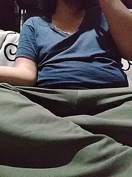 Snapshot of axel-spr chatting on 11-20-25, 05:40 axel-spr online show from 11-20-25, 05:40