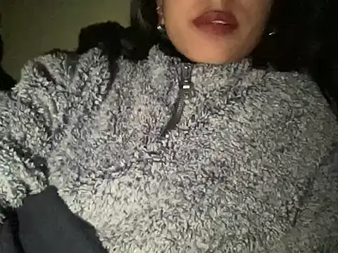 youngriri2 online show from 11-16-25, 07:41