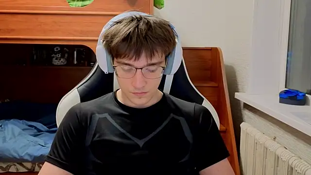 sweeetangeel online show from 12-21-25, 05:42