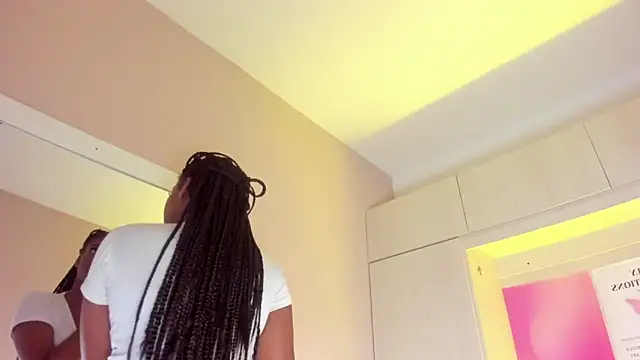 MaraBaker online show from 12-17-25, 12:00